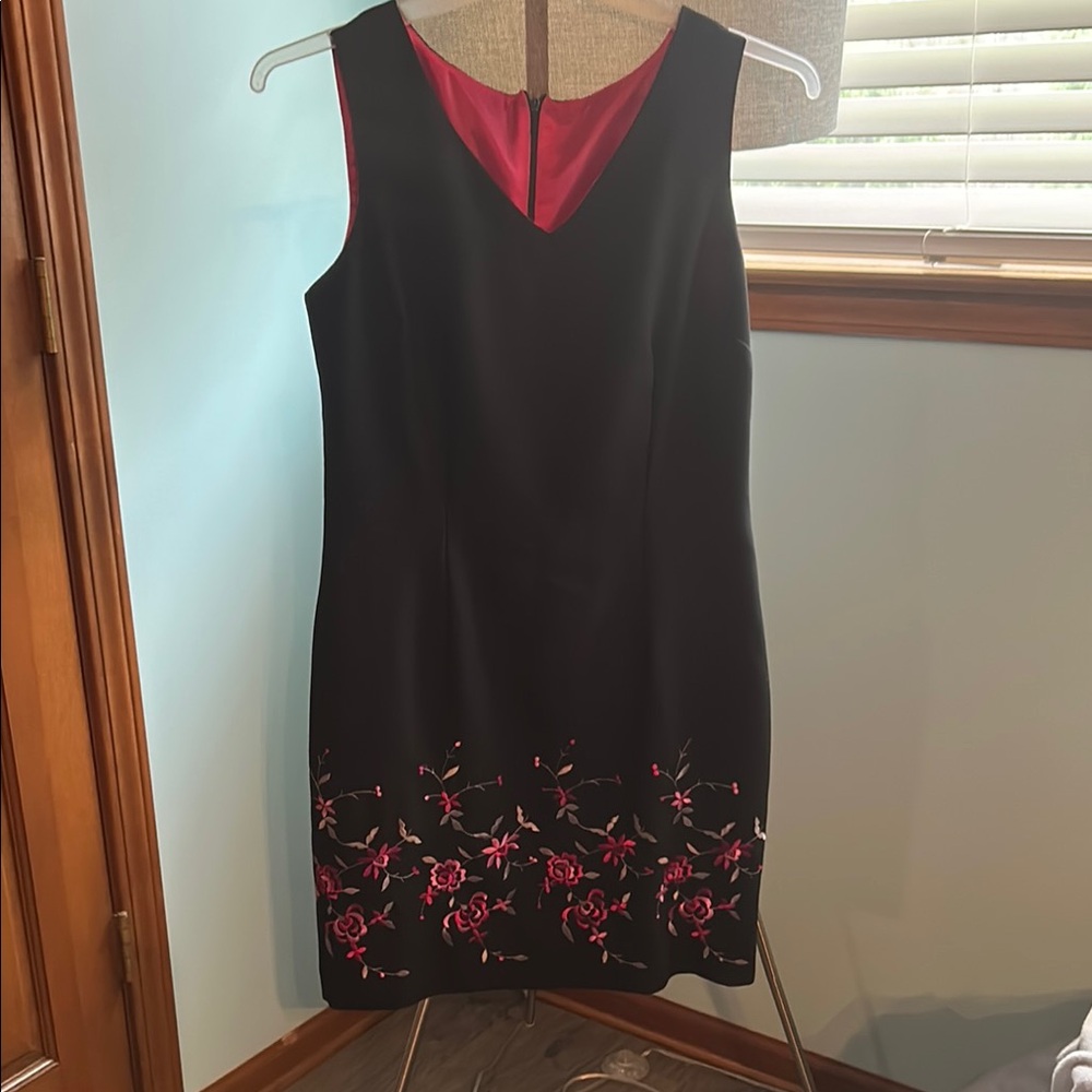 Black and Pink Sleeveless Sheath Mini Dress